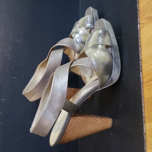Kenneth Cole Reaction heels. Size 10. - Picture 2 of 10